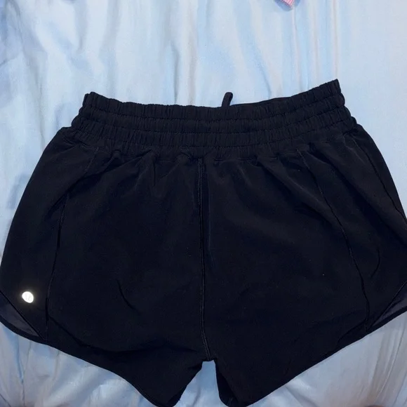 lululemon athletica Hotty Hot High Rise 4” - Picture 2 of 2